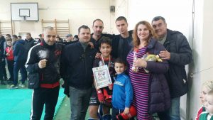ПЪРВИ СТЪПКИ В КИКБОКСА ЗА МЕТОДИ ОТ ВОКИЛ
